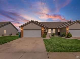 10915 Kentfield Dr, Lebanon, IL 62254