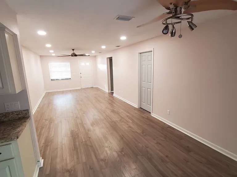 1004 Egret Ct — Photo 4
