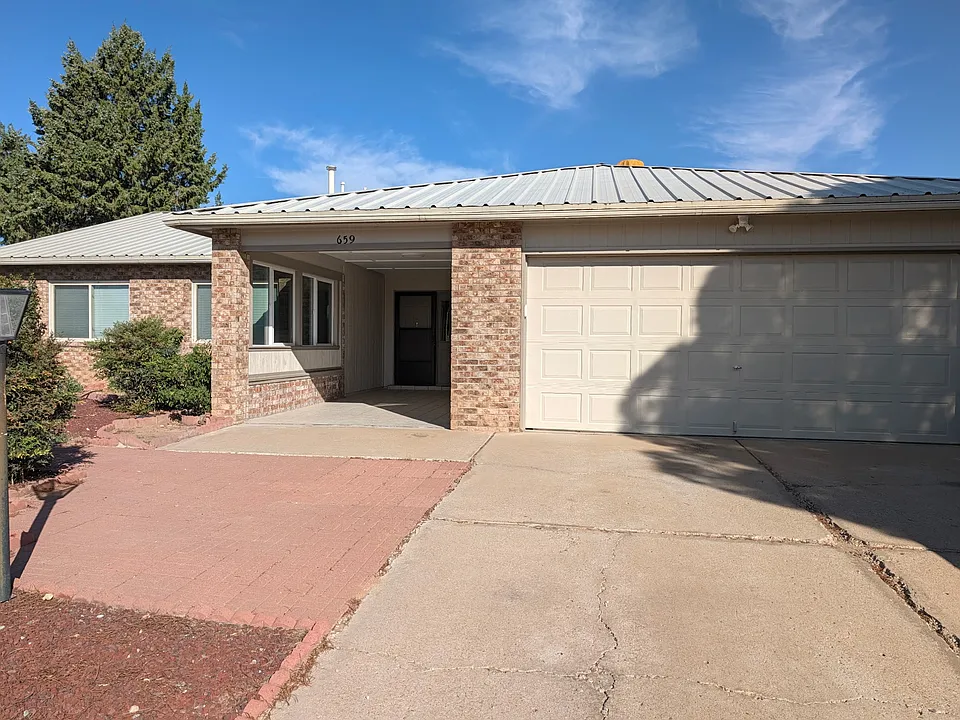 659 Chuckwagon Rd SE