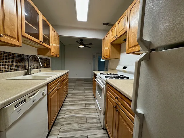 3526 Villa Knolls North Dr — Photo 5