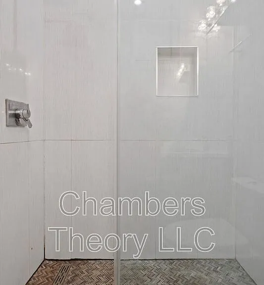 4 R St NW #5 — Photo 15