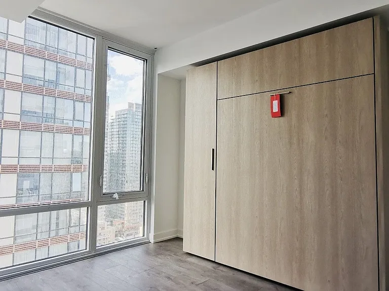 501 Yonge St #2103 — Photo 3
