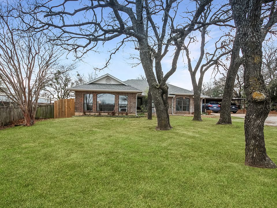 1st image of 3221 Oak Ln