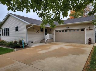 815 Division St, Cresco, IA 52136