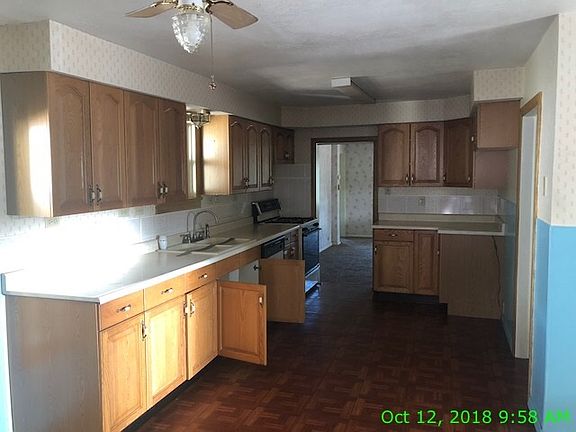 3rd image of 19129 Humphrey Cir