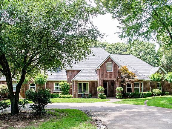 2nd image of 4360 Lake Estate Dr