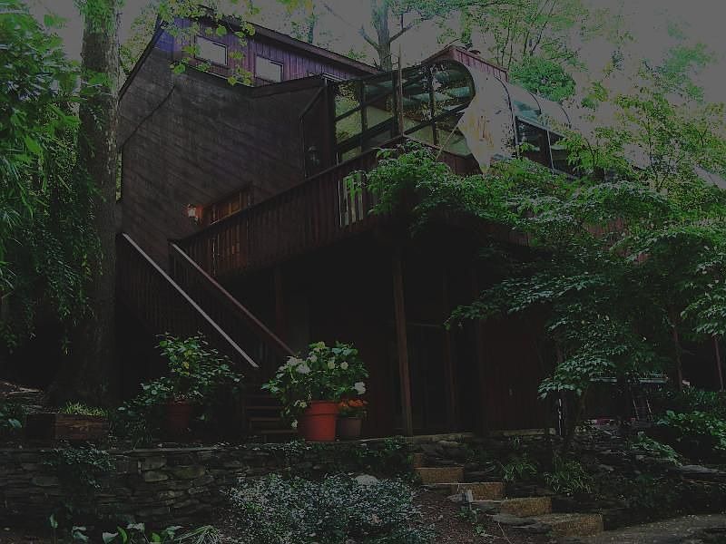 2nd image of 1704 Robin Hood Rd