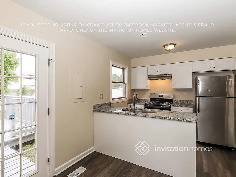 3224 Windsor Ln — Photo 7