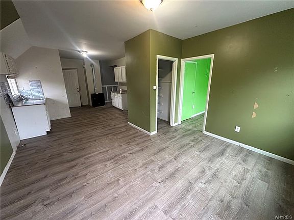 5th image of 122 Austin St APT 2