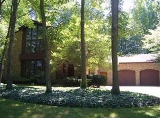 2700 Oak Forest Dr, Niles, OH