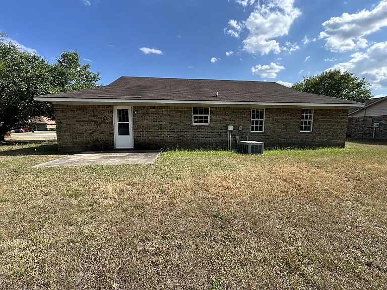 942 Poppleton Dr — Photo 11