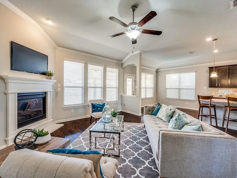 2417 Austin Ln — Photo 12