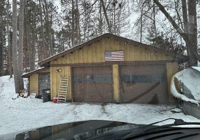 2nd image of 585 Deep Woods Ct SW