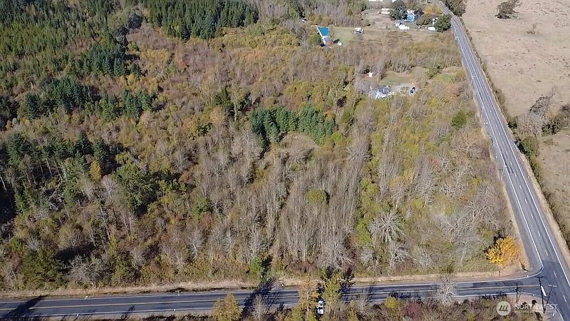 3rd image of 110 Frost Road