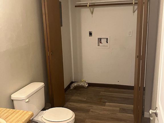 1/2 bath with washer and dryer hookups