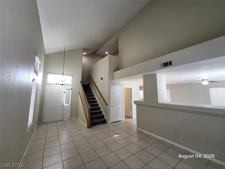 8236 W Rochelle Ave — Photo 3