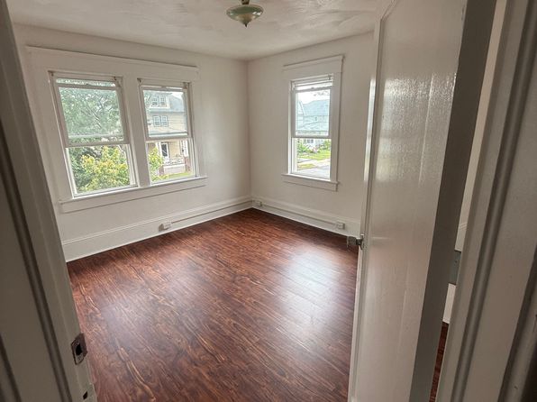 69 Oak St #1