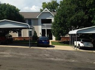 707 4th St APT A, Highland, IL 62249