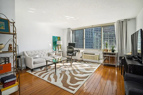 Rented by Compass | media 14