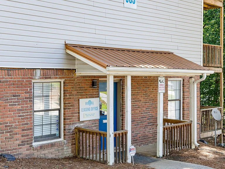 Briarhill 563 Apartments — Photo 6