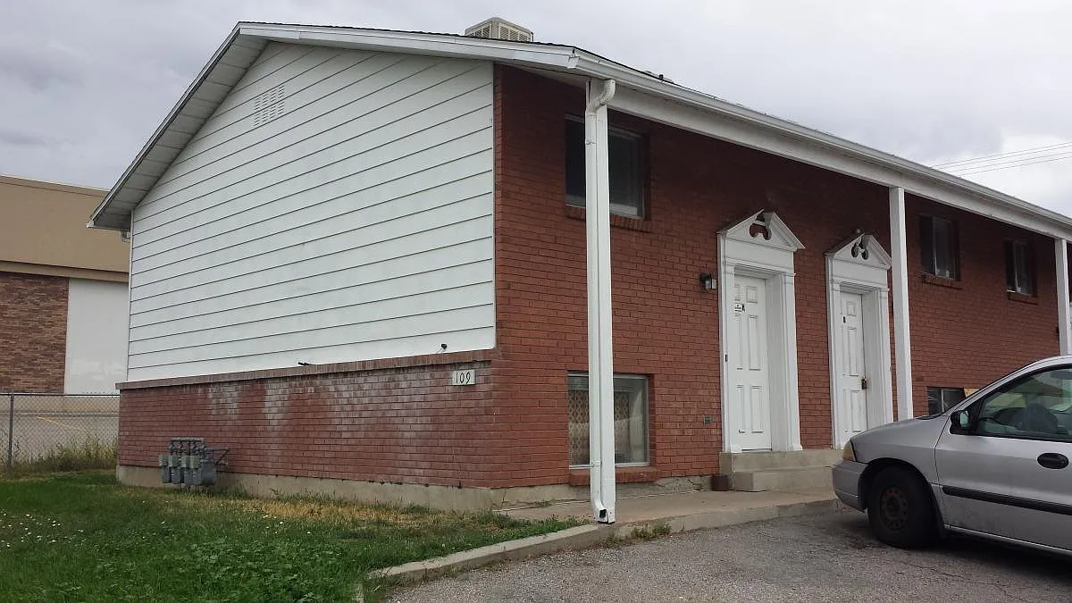 2 bed, 1.5 bath, 940 sqft, $1,150 — Photo 1