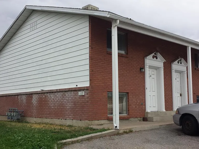 109 W 2575 N #C — Photo 1