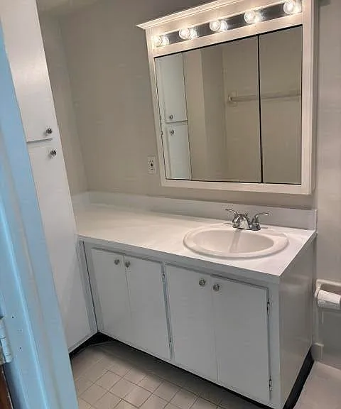 422 SW 9th St #6 — Photo 11