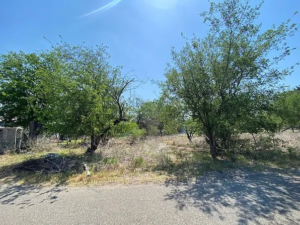 857 Driftwood Ln, Cottonwood Shores, TX 78657