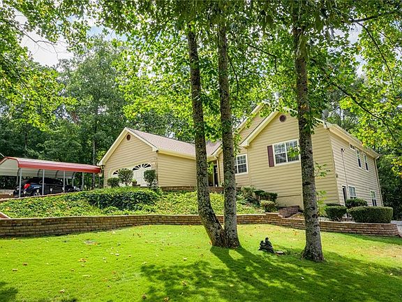 3rd image of 4724 Pine Dr