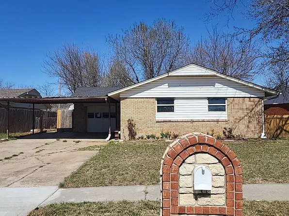 941 NW 19th St, Moore, OK 73160