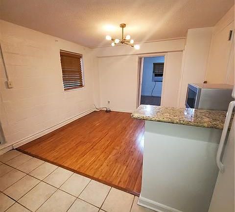 4th image of 4739 Saint Charles Ave #L