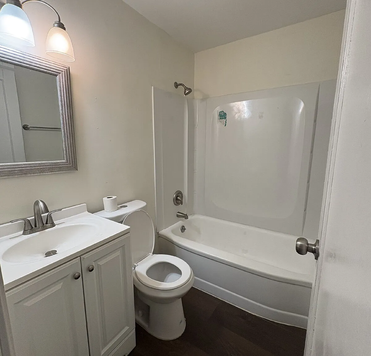 3 bed, 1.0 bath, $1,400 — Photo 3