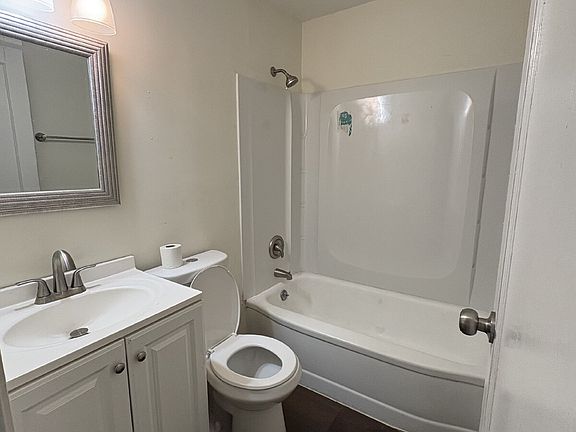 3rd image of 9814 Vickie Pl