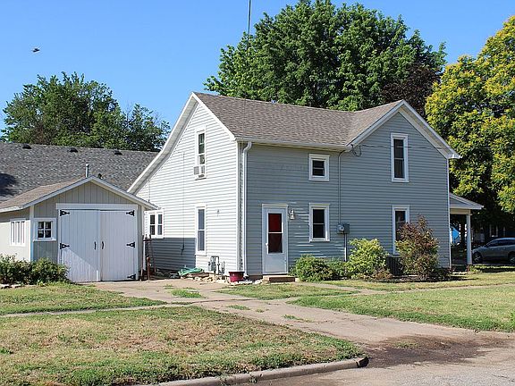 3rd image of 815 N Kuney St