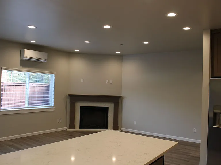 14916 Canyon Rd E — Photo 32