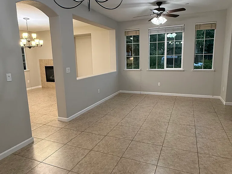 2090 Sierra View Cir #3 — Photo 1