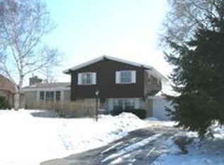 6009 Sandy Ln, Racine, WI 53406