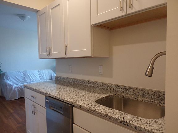 2nd image of 55 Spear St APT 10