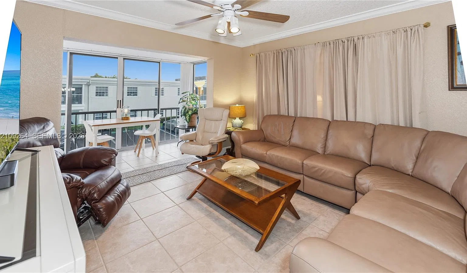Bay Colony Club Condo — Photo 4