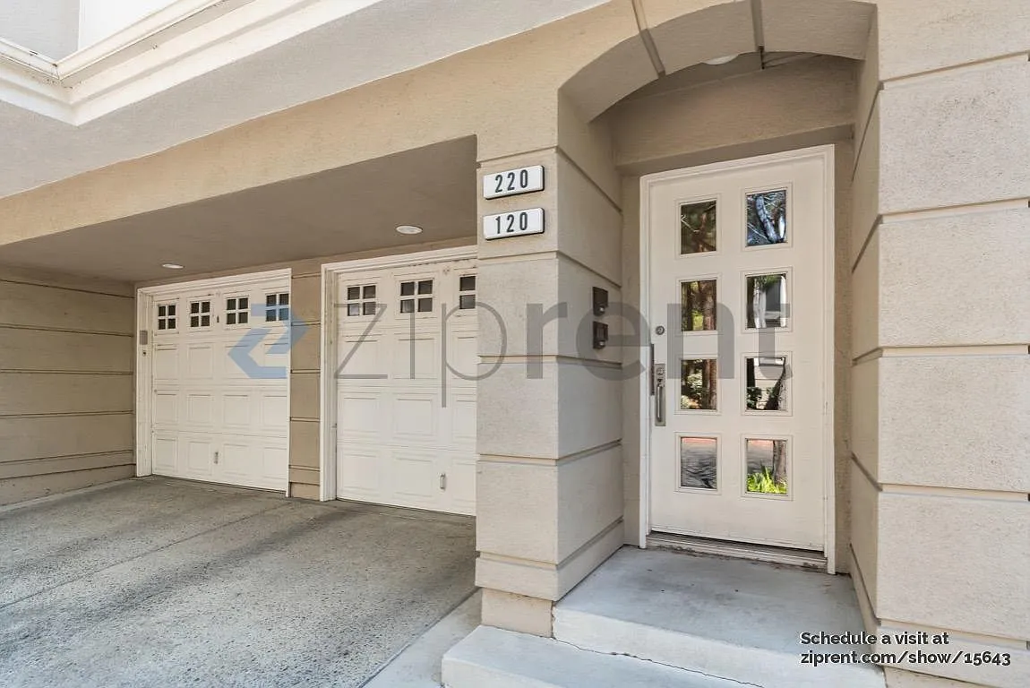 Building Photo - 425 Navaro Way #120