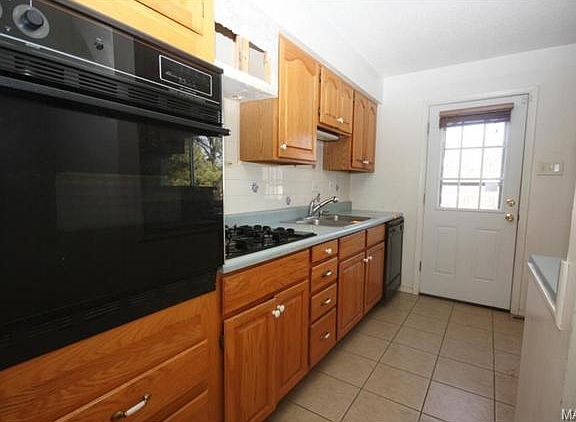 4th image of 11823 Foxwood Dr