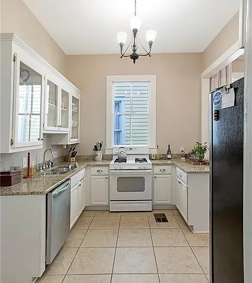 1136 Montauk Ave — Photo 6