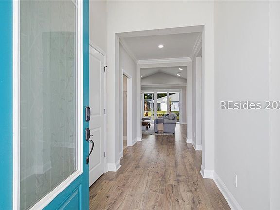 3rd image of 636 Tropics Ave