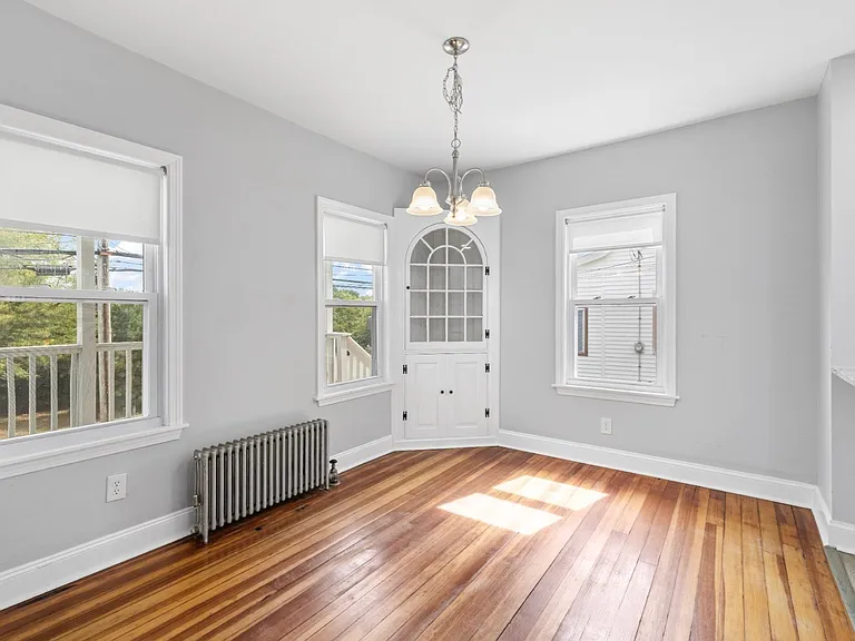 117 Gorham St — Photo 8