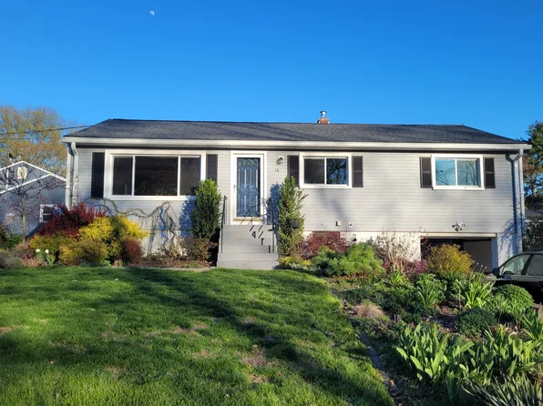 16 Sarah Ct, West Haven, CT 06516