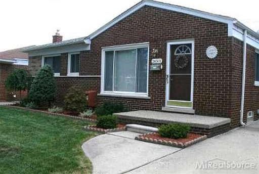3rd image of 24501 Harmon St