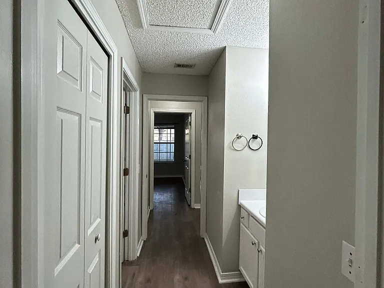 2329 Trailwood Dr — Photo 12