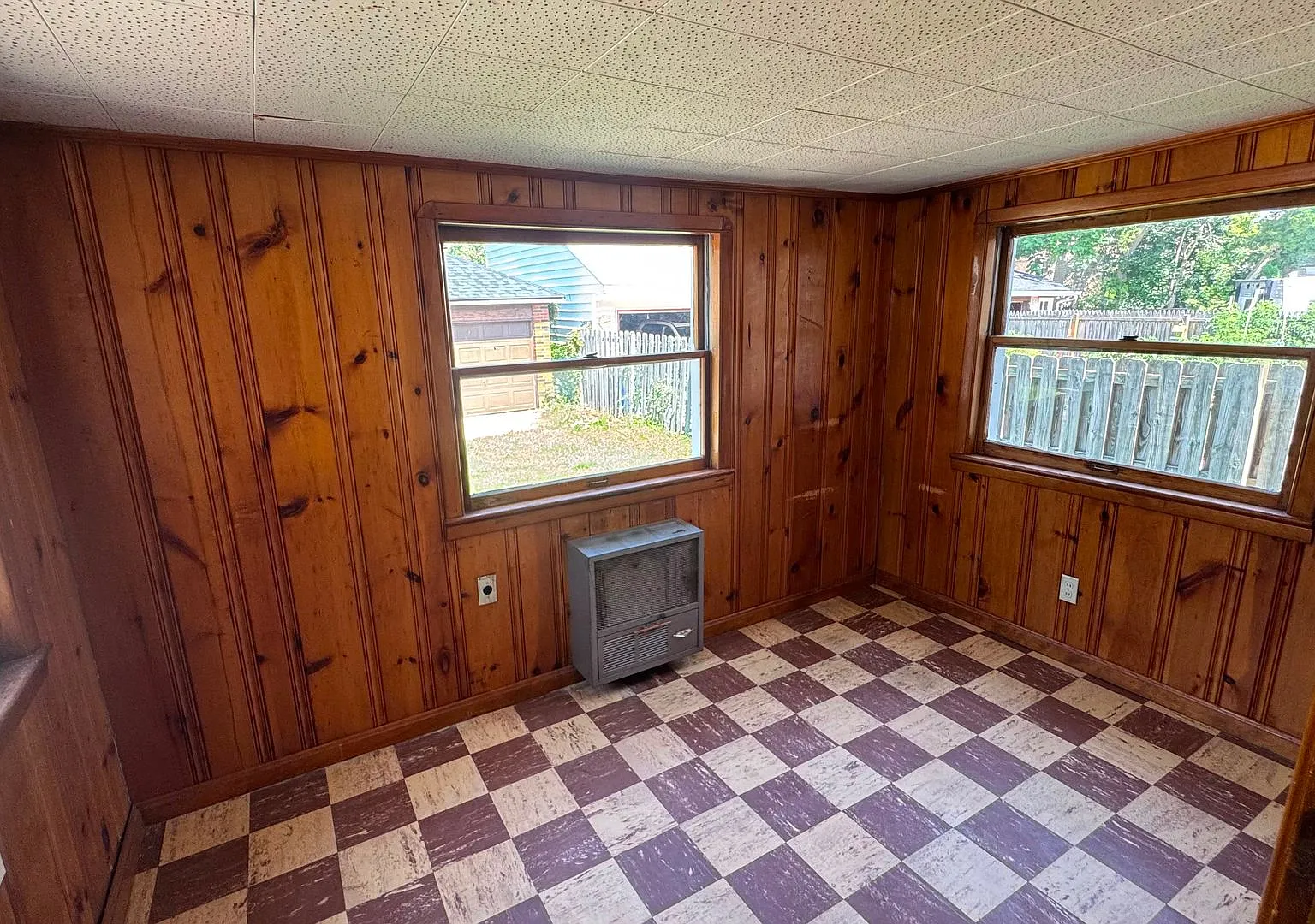 15538 Munn Road Cleveland, OH 44111 — Photo 4