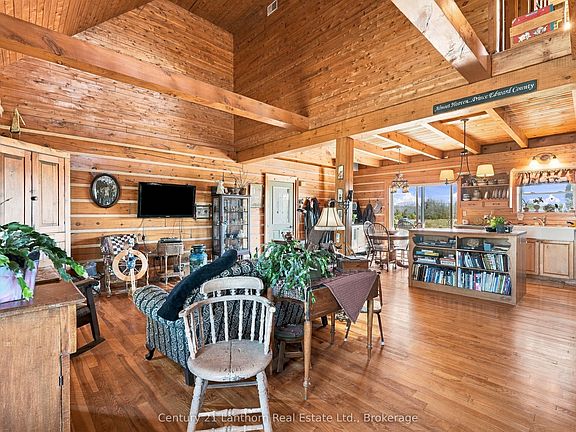 3rd image of 939 Kelly Rd