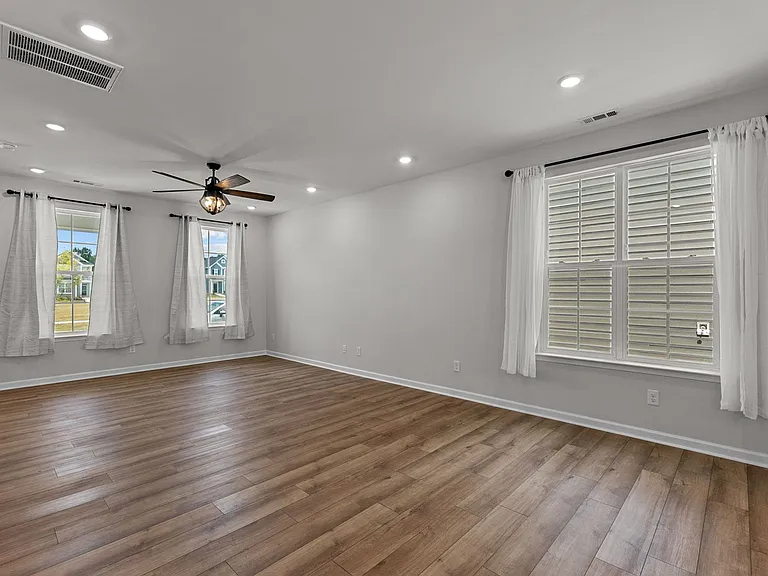 241 Pear Blossom Pkwy — Photo 10